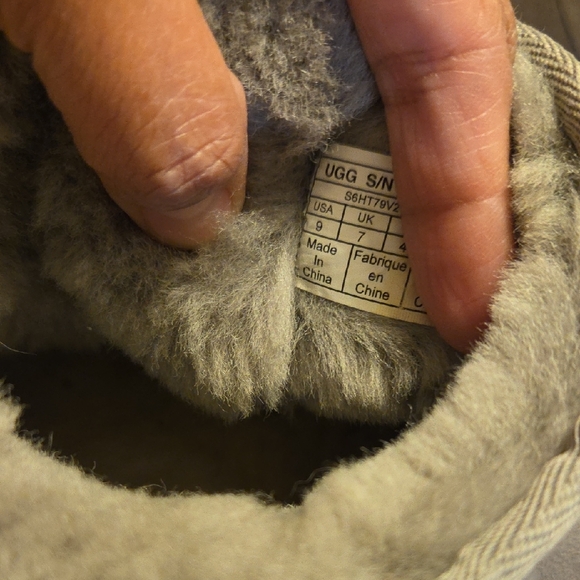 UGG Classic Ultra Mini Gray Fleece-Lined Boots - Picture 7 of 7